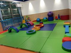 -小门牙好性格托育(北外滩中心)