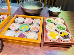 -良米山·云南野生菌过桥米线(上海首店)