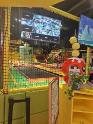 -蹦蹦跳跳(新奥购物中心店)