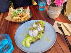 牛油果温泉蛋吐司-O'mills Sourdough Bakery&Bistro(永嘉路店)