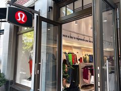 -lululemon(比斯特购物村店)