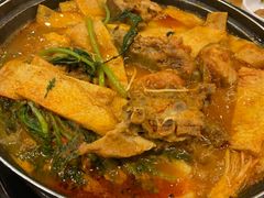 土豆排骨火锅-喇喇排骨火锅·传统韩式脊骨汤(望京西园总店)