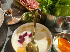 -围炉肉舍•炭烤活鳗•丹东海鲜烤肉(步行街店)