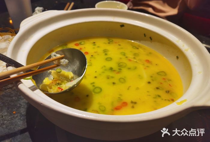 咏哇美蛙美味(厦门罗宾森店)美味泡椒牛蛙图片