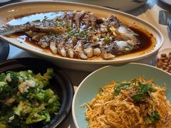 -八府香鸭·啫啫煲(华山路店)