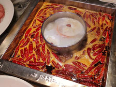 麻辣牛油酸菜锅-月满大江火锅(总府路店)