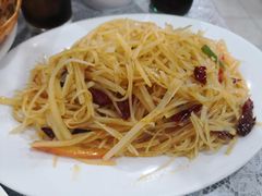酸辣土豆丝-YI PIN JU 一品居中餐厅 中国超市