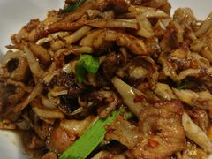 白辣椒炒肉-靓虾二哥长沙地标小龙虾(五一广场店)