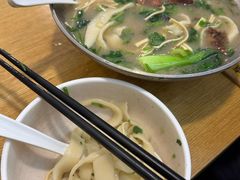 -八百里牛肉汤(盖饭·锅贴·万象城店)