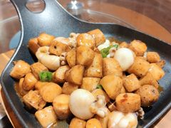 墨鱼仔烧山药-东来菜馆•手抓海鲜家常菜•海鲜锅贴(鸽子窝店)