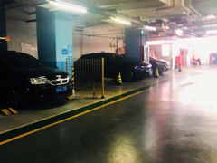 场地-环球港-停车场