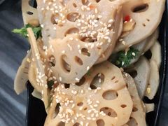 凉拌莲藕-黄师奶甜品店
