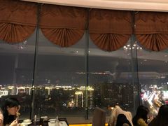 -荣誉国际酒店-云顶旋转餐厅