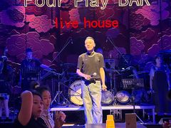 -FOUR PLAY BAR