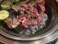 -围炉肉舍•炭烤活鳗•丹东海鲜烤肉(步行街店)