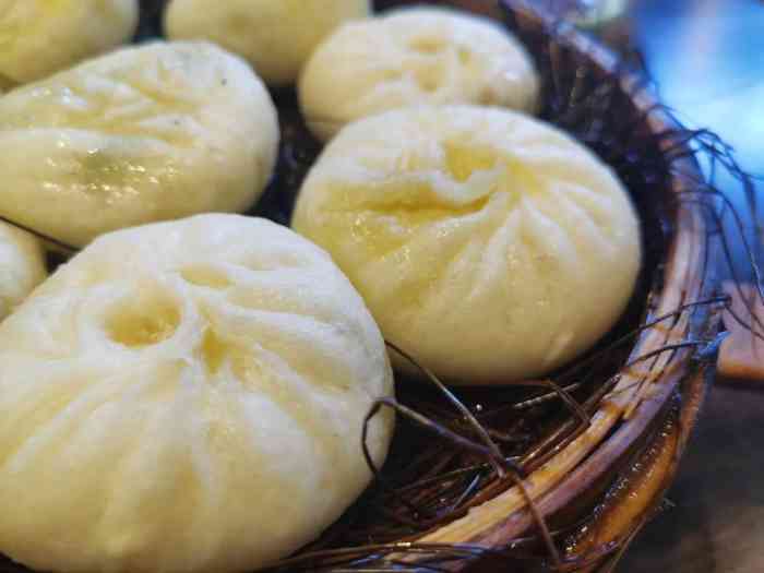 舒记松针小笼包(江北店)-"晚上吃完了新牌坊的渝钟包子看了时间快9.