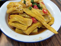 -三镇卤货二公司(汉街店)