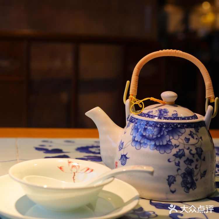 君到姑苏见！穿着汉服品江南特色苏帮菜—苏州观前街“姑苏家宴”