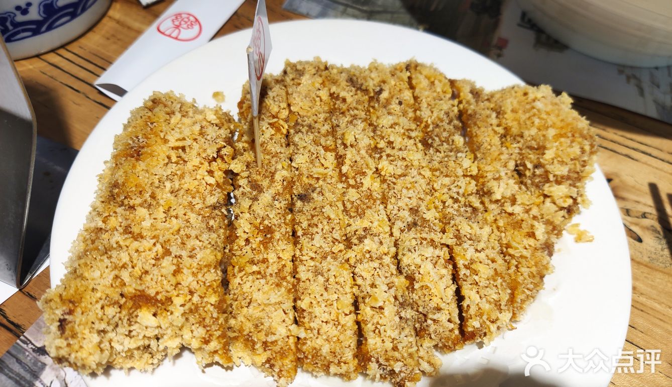 不晓得是不是疫情的关系，好像排队不是很长，楼上也能找