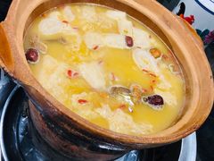 鸡煲花胶汤-港迹·鲜围煮海鲜火锅(湖州时代广场店)