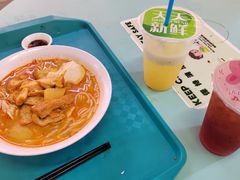 -亚王咖喱鸡米粉面