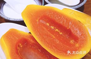 Whole Papaya Stewed with Bird's Nest