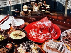 -洞庭洲·防空洞火锅·铜锅涮肉·烧烤(新百广场店)