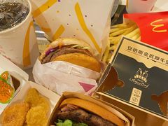 肉酱安格斯厚牛堡-麦当劳(鼓楼店)