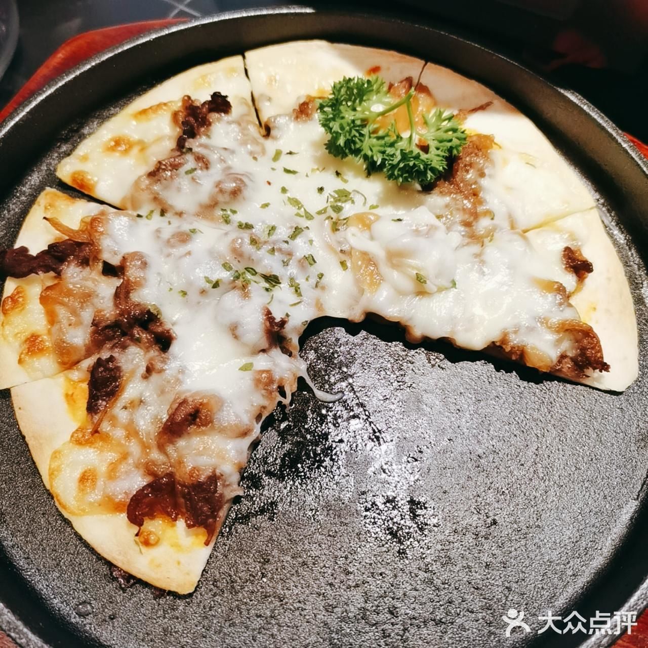 最后两个人吃到扶墙，门口还有免费的冰淇淋提供
