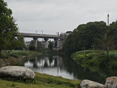 -茅草房·河畔园林火锅