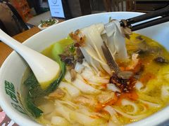 -呷佬·长沙手工米粉(金沙江路店)