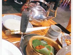 -野山舂·贵州现舂酸汤火锅(鸿通城店)