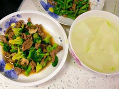 -上海雏渐肥月嫂