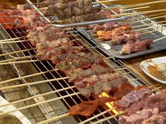 -哈尔滨小酒馆·鲜肉现穿自助烧烤(康新花园店)