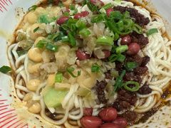红碗豌杂面-遇见小面(东方宝泰店)