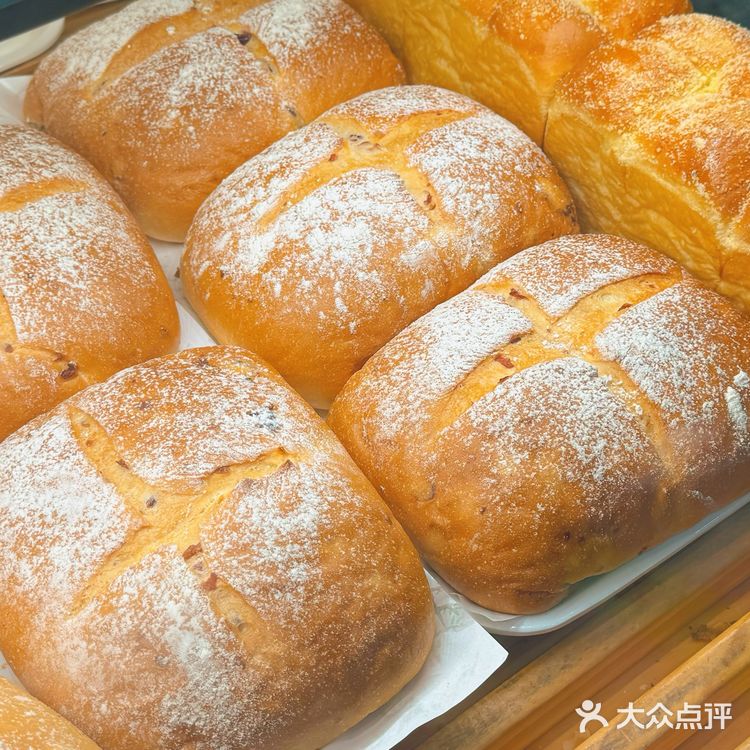 万柳附近一家很有名俄式面包房 主食宵夜必选
