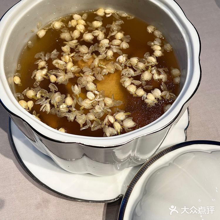 拜托‼️都去吃这个鱼子酱烤鸭呀,人间值得