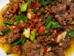 蒜叶炒腊牛肉-5味潇湘(长沙总部基地店)