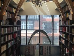 -钟书阁(松江泰晤士小镇店)