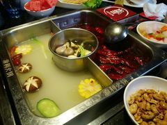 鸳鸯火锅-渝利重庆火锅