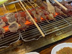 -哈尔滨小酒馆·鲜肉现穿自助烧烤(康新花园店)