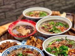 -爆炸头阿姨小四川正宗川味小吃(无任何分店)