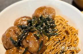 Scallion Oil Wheat Gluten Stuffed with Pork Noodles