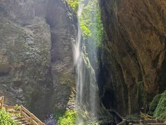 -龙水峡地缝景区