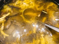 养身草鸡野菊汤-景禧楼(景尚恐龙主题度假酒店)