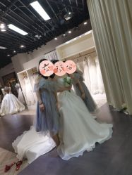 -Lady  Jane高端婚纱礼服馆
