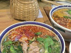 -云阿蛮云南生烫牛肉米线(奉贤路店)