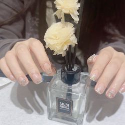-艾珂·美甲美睫