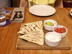 -ROAST coffee & eatery