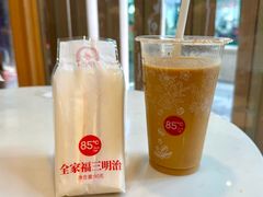 -85度C(生甜甜圈研究工坊·上海局门店)